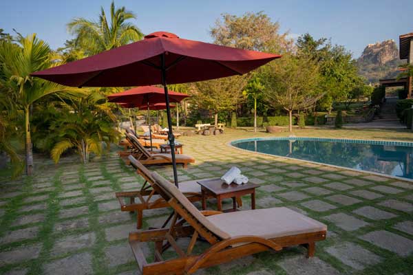 pool-garden-01